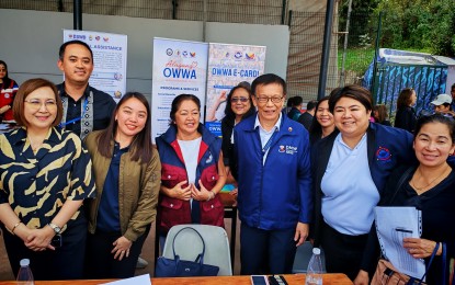 fl-marcos-with-ofw-in-rome