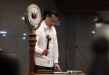 12 senators declare quorum, Senate adjourns sine die